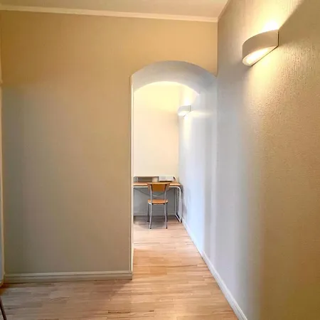 For 4 People In Center